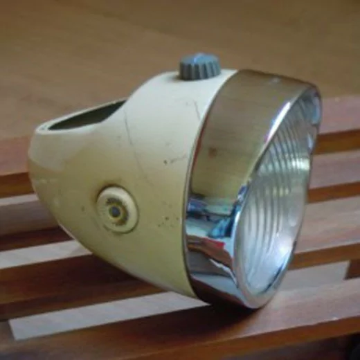 Bombe De Peinture Jaune paille / crème type AV43-48 Pour Mobylette Motobecane Motoconfort Bombe De Peinture Jaune paille / crème type AV43-48 Pour Mobylette Motobecane Motoconfort