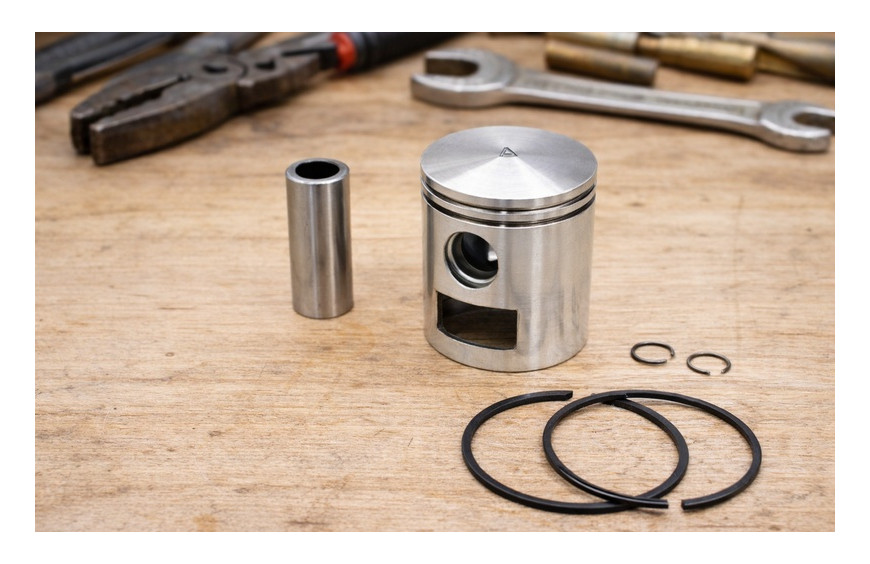 Remplacer le piston de sa mobylette : bien choisir sur Motobécane, MBK 51 et Peugeot 103 etc.